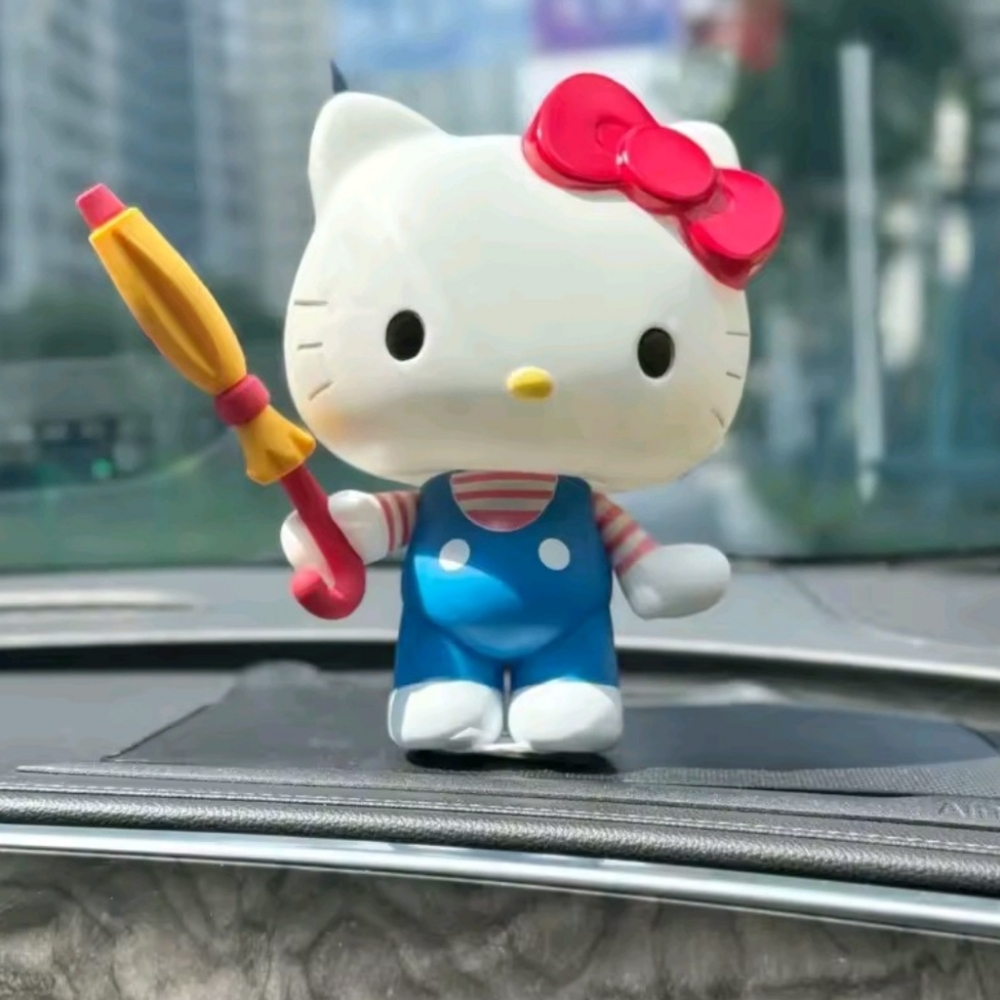 EXCLUSIVE - Hello Kitty Officially Licensed 8.7 Inch Collectible Vinyl Doll - Picture 5 of 10